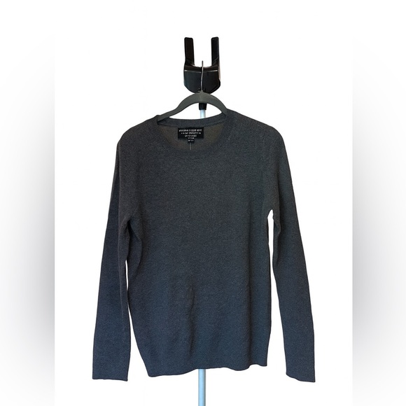 Banana Republic NWT Filpucci Fine Italian Yarn Gray Sweater Size Small - Picture 1 of 5